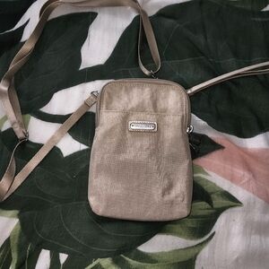 Small Baggellini travel purse